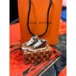 Louis Vuitton Mini Sneaker Keychain Collectable Set - Style 002